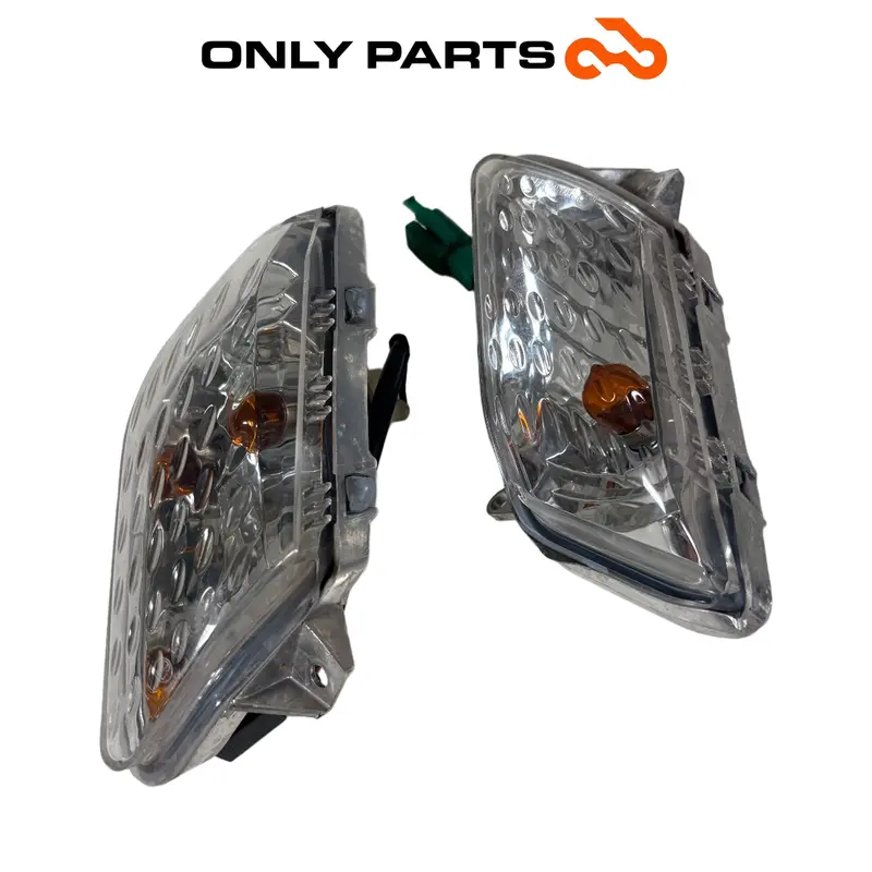 COPPIA FRECCE ANTERIORI INDICATORI DIREZIONE YAMAHA X-MAX 250 2008 / BLINK OEM — 4
