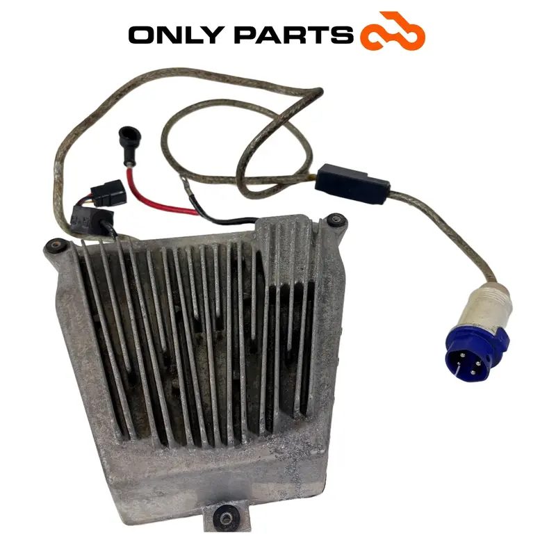 MODULO CARICABATTERIE INVERTER GESTIONE HYBRID PIAGGIO MP3 HYBRID 300 2010 / ECU — 3