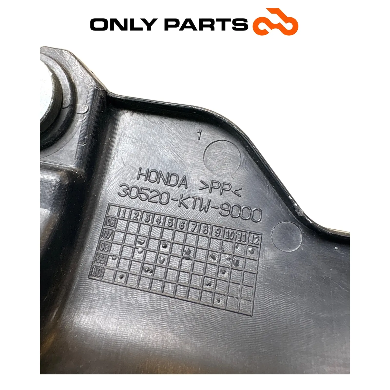 Cover Protezione Bobina Accensione Candela Honda SH 300 2011 OEM 30520-KTW-9000 Honda SH 300cc 2011 Grigio usato — foto reale 5