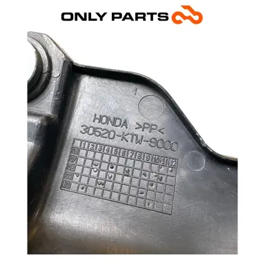 Cover Protezione Bobina Accensione Candela Honda SH 300 2011 OEM 30520-KTW-9000 Honda SH 300cc 2011 Grigio usato — foto reale 5