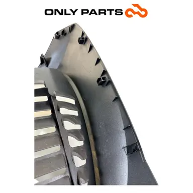 Carena Scudo Anteriore Inferiore Con Griglia Honda SH 300 2011 64302-KTW-B000 Honda SH 300cc 2011 Grigio usato — foto reale 10