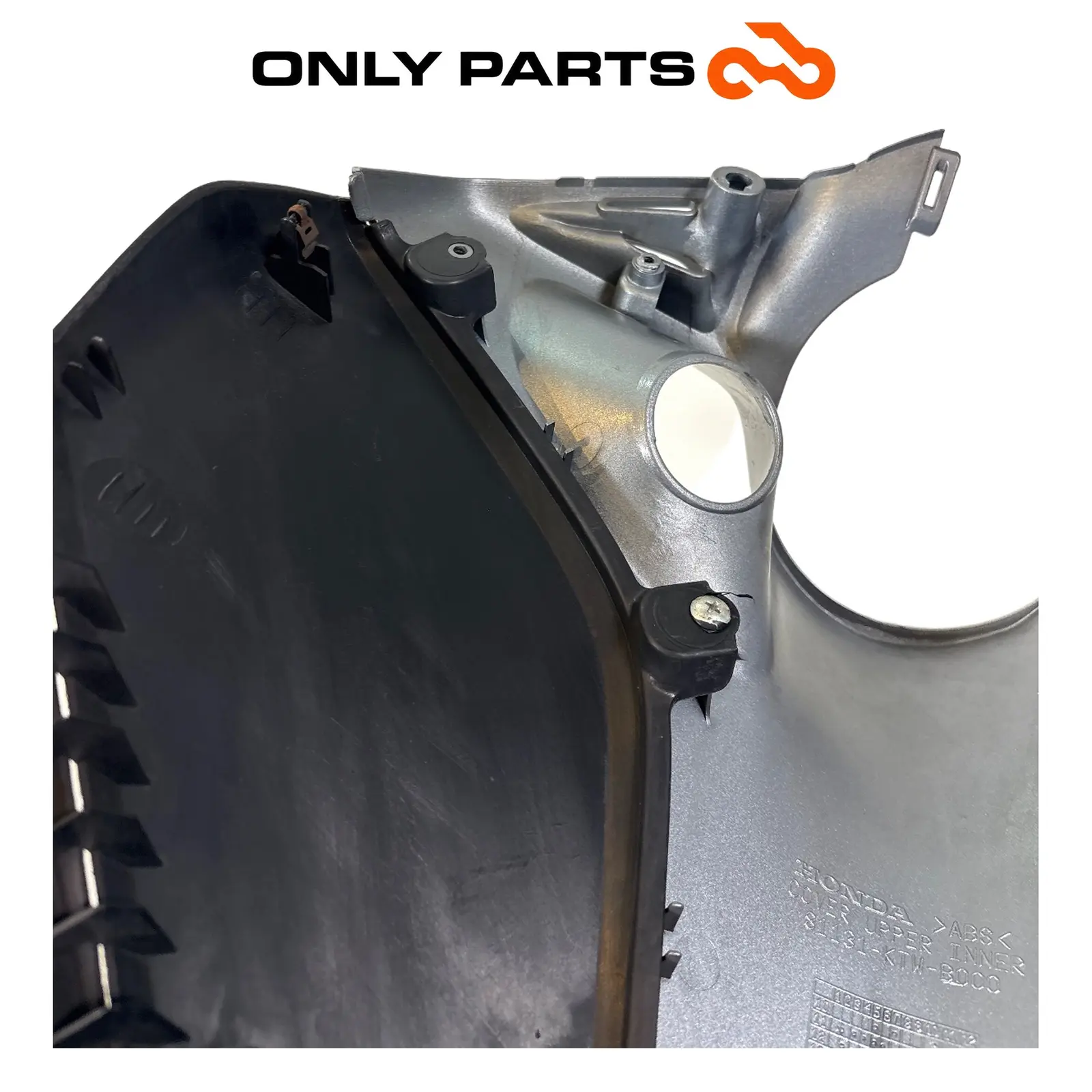 RETROSCUDO CONTROSCUDO INTERNO HONDA SH 300 2011 OEM 81132-KTW-B000 LEG SHIELD Honda SH 300cc 2011 Grigio usato — foto reale 8
