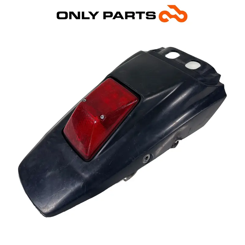 PARAFANGO POSTERIORE CODINO CROSS IN PLASTICA NERA YAMAHA DT 125 2005 / FENDER