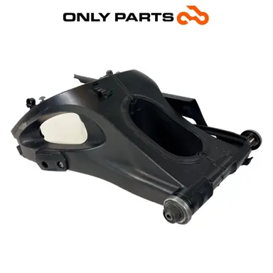 Forcellone posteriore / Braccio oscillante Yamaha YZF-R6 600cc 2005 nero usato — foto reale 4