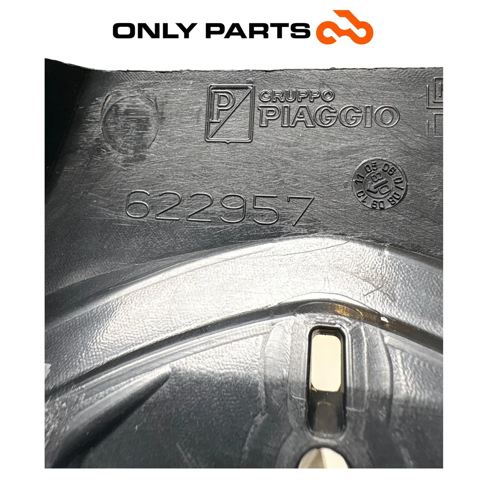 Cover Manubrio Interna Retroscudo 622957 Piaggio MP3 Hybrid 300 2010 Nera Piaggio MP3 Hybrid 300cc usato — foto reale 8