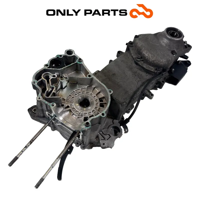 CARTER MOTORE BLOCCO SEMICARTER DESTRO ALLUMINIO PIAGGIO BEVERLY 300 2010 / CASE — 2