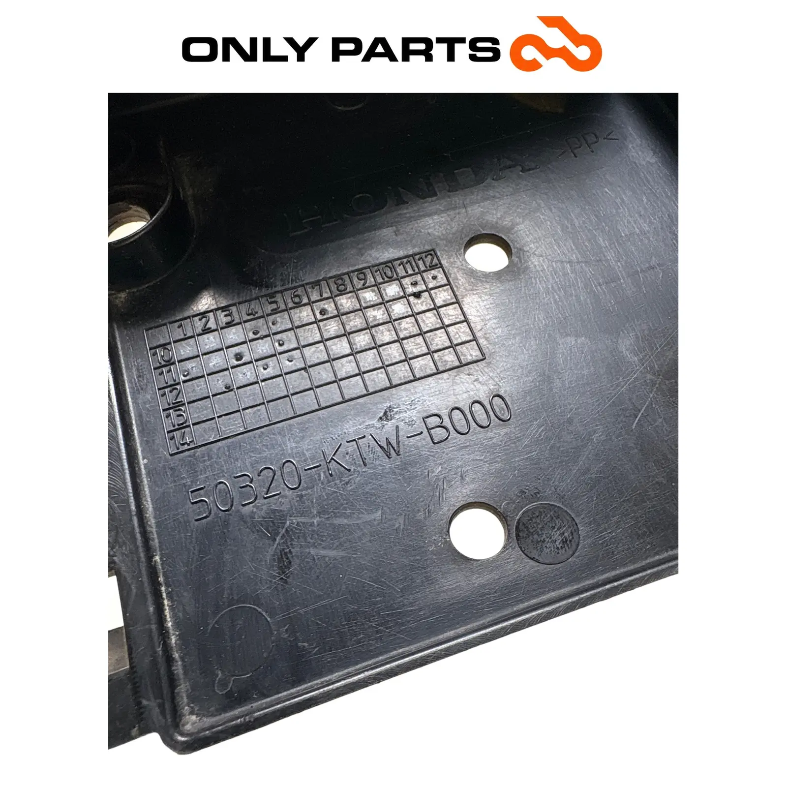 Protezione Cablaggio Vaschetta Telaio Honda SH 300 2011 OEM 50320-KTW-B000 Honda SH 300cc 2011 Grigio usato — foto reale 6
