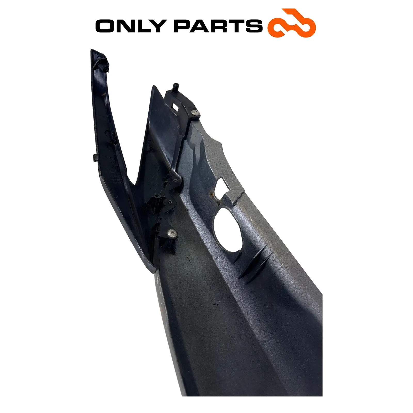 Carena Fiancata Posteriore Sinistra Grigio Honda SH 300 2011 OEM 83600-KTW-B000 Honda SH 300cc 2011 Grigio usato — foto reale 9