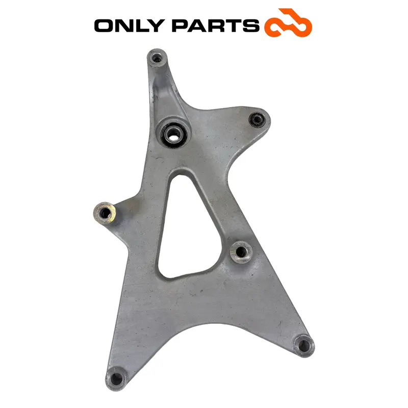STAFFA SUPPORTO SCARICO REGGI MARMITTA HONDA PCX 125 2014 / EXHAUST BRACKET OEM — 2