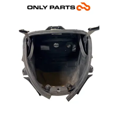 Vano sottosella / vasca portacasco Piaggio MP3 Hybrid 300cc usato — foto reale 9