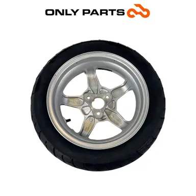 Cerchio posteriore Suzuki Burgman 400cc 2004 Grigio usato — foto reale 6