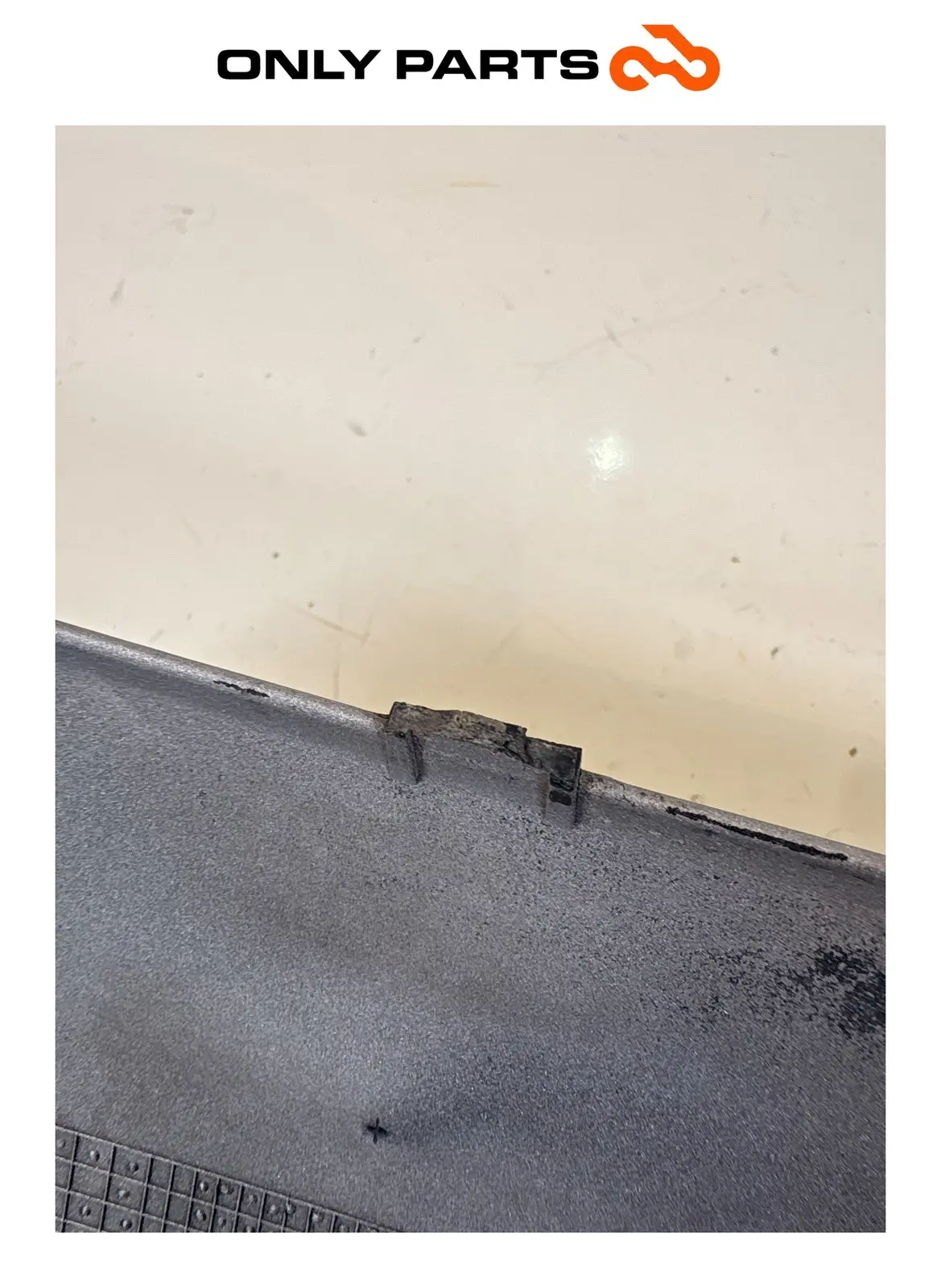 Carena Sottopedana Sinistra Grigio Honda SH 300 2011 OEM 64326-KTW-9000 L Lower Honda SH 300cc 2011 Grigio usato — foto reale 8