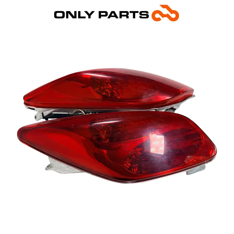 COPPIA FANALI POSTERIORI CON FRECCE GRUPPO OTTICO YAMAHA X-MAX 250 2008 OEM