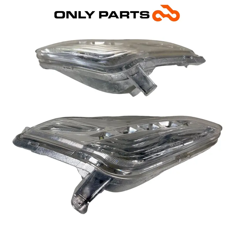 COPPIA FRECCE INDICATORI DIREZIONE ANTERIORI PIAGGIO BEVERLY 300 2010 / BLINKERS — 3