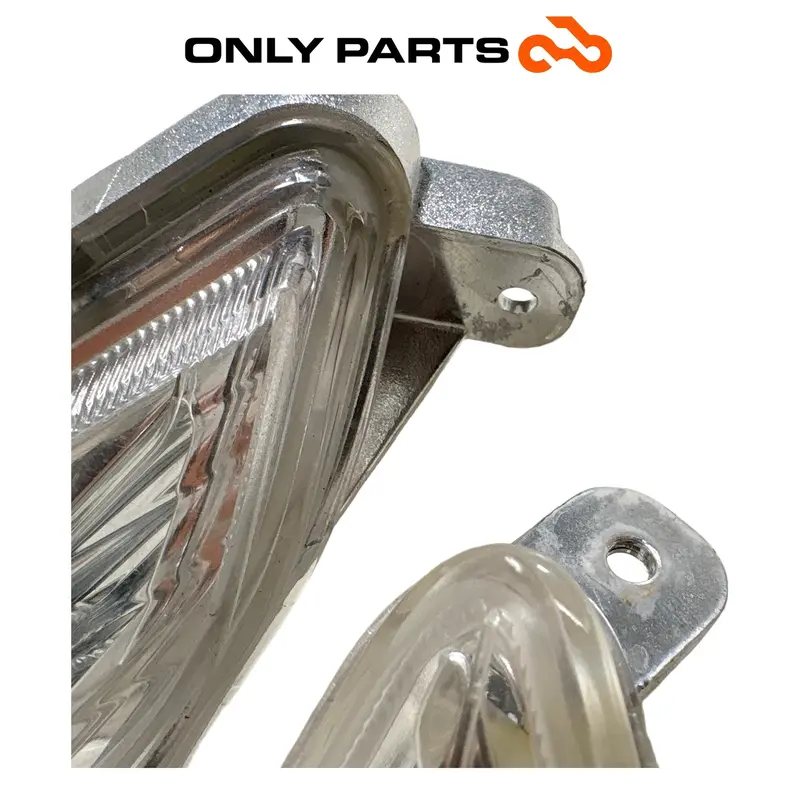 COPPIA FRECCE INDICATORI DIREZIONE ANTERIORI PIAGGIO BEVERLY 300 2010 / BLINKERS — 5