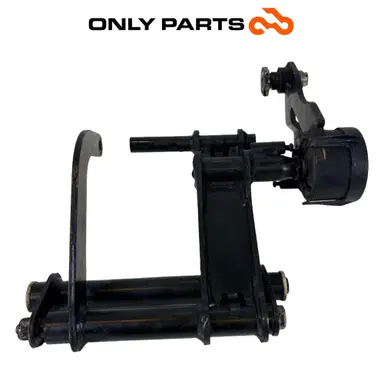 Staffa supporto motore Piaggio MP3 Hybrid 300cc 2010 usato — foto reale 4