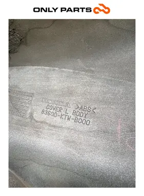 Carena Fiancata Posteriore Sinistra Grigio Honda SH 300 2011 OEM 83600-KTW-B000 Honda SH 300cc 2011 Grigio usato — foto reale 10