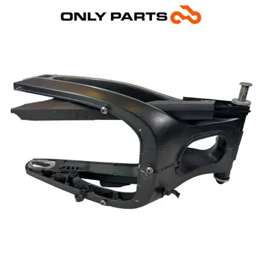 Forcellone posteriore / Braccio oscillante Yamaha YZF-R6 600cc 2005 nero usato — foto reale 9