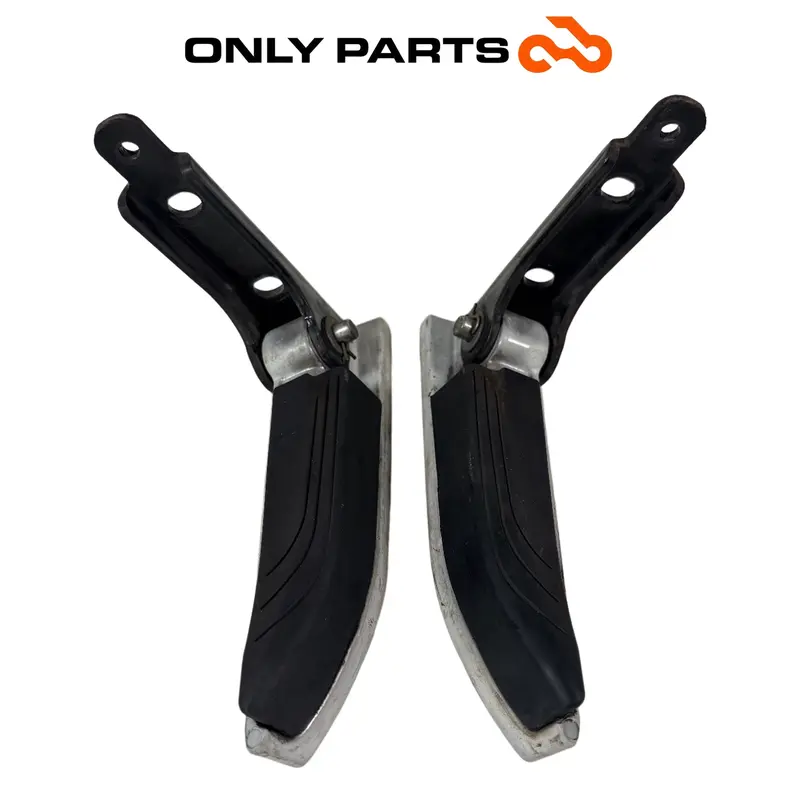 COPPIA PEDANE POGGIAPIEDI PASSEGGERO POSTERIORI PIAGGIO BEVERLY 300 2010 / PEGS