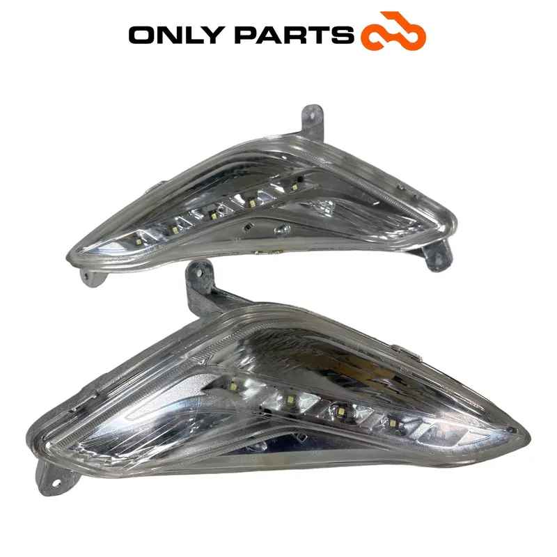 COPPIA FRECCE INDICATORI DIREZIONE ANTERIORI PIAGGIO BEVERLY 300 2010 / BLINKERS