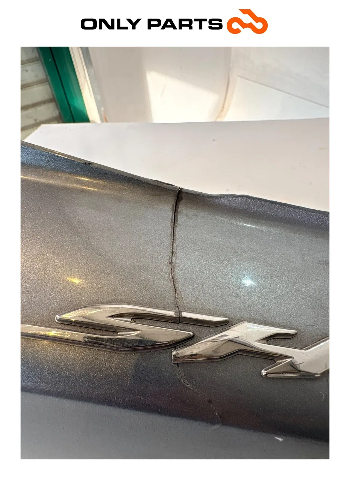 Carena Fiancata Posteriore Sinistra Grigio Honda SH 300 2011 OEM 83600-KTW-B000 Honda SH 300cc 2011 Grigio usato — foto reale 2
