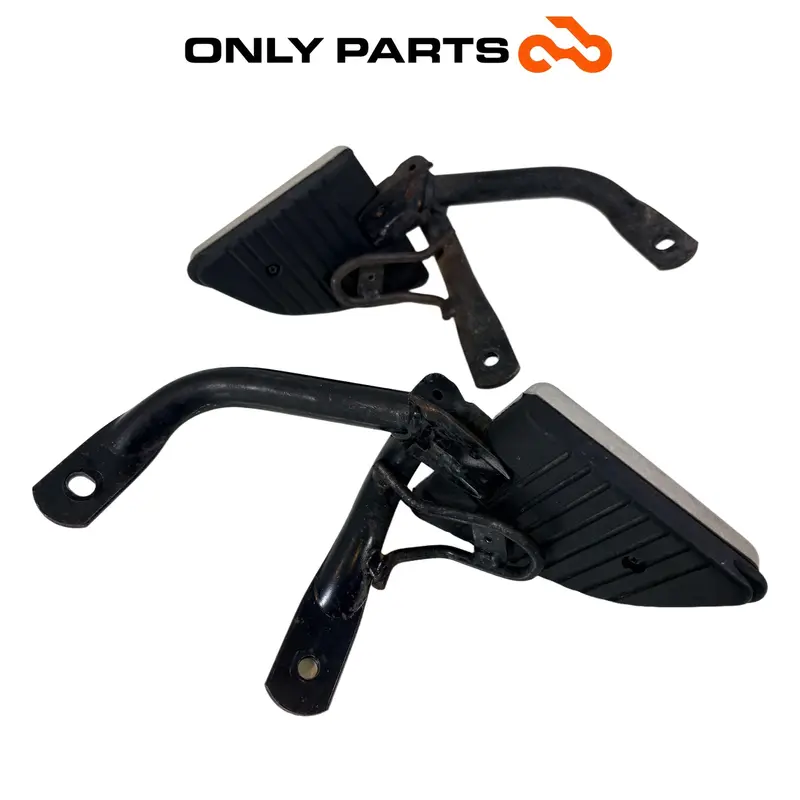 COPPIA PEDANE POGGIAPIEDI PASSEGGERO POSTERIORI HONDA SH 150 2008 / FOOTRESTS