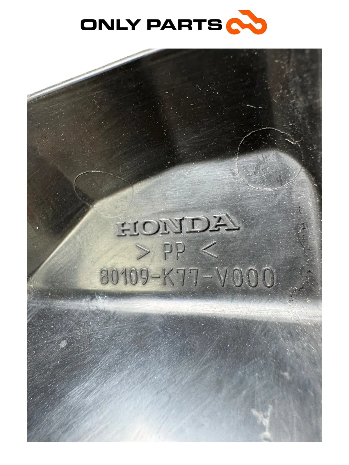 Gebrauchte DROSSELKLAPPEN ABDECKUNG HONDA SH 150 2017 OEM 80109-K77-V000 Honda SH 150cc 2017 Nero — echtes Foto 2