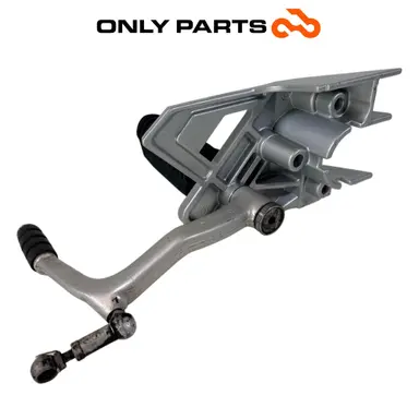 Piastra pedana sinistra con leva cambio e asta di rinvio (left footrest plate gear lever) BMW R 850 R 1997 BMW R 850 R usato — foto reale 4