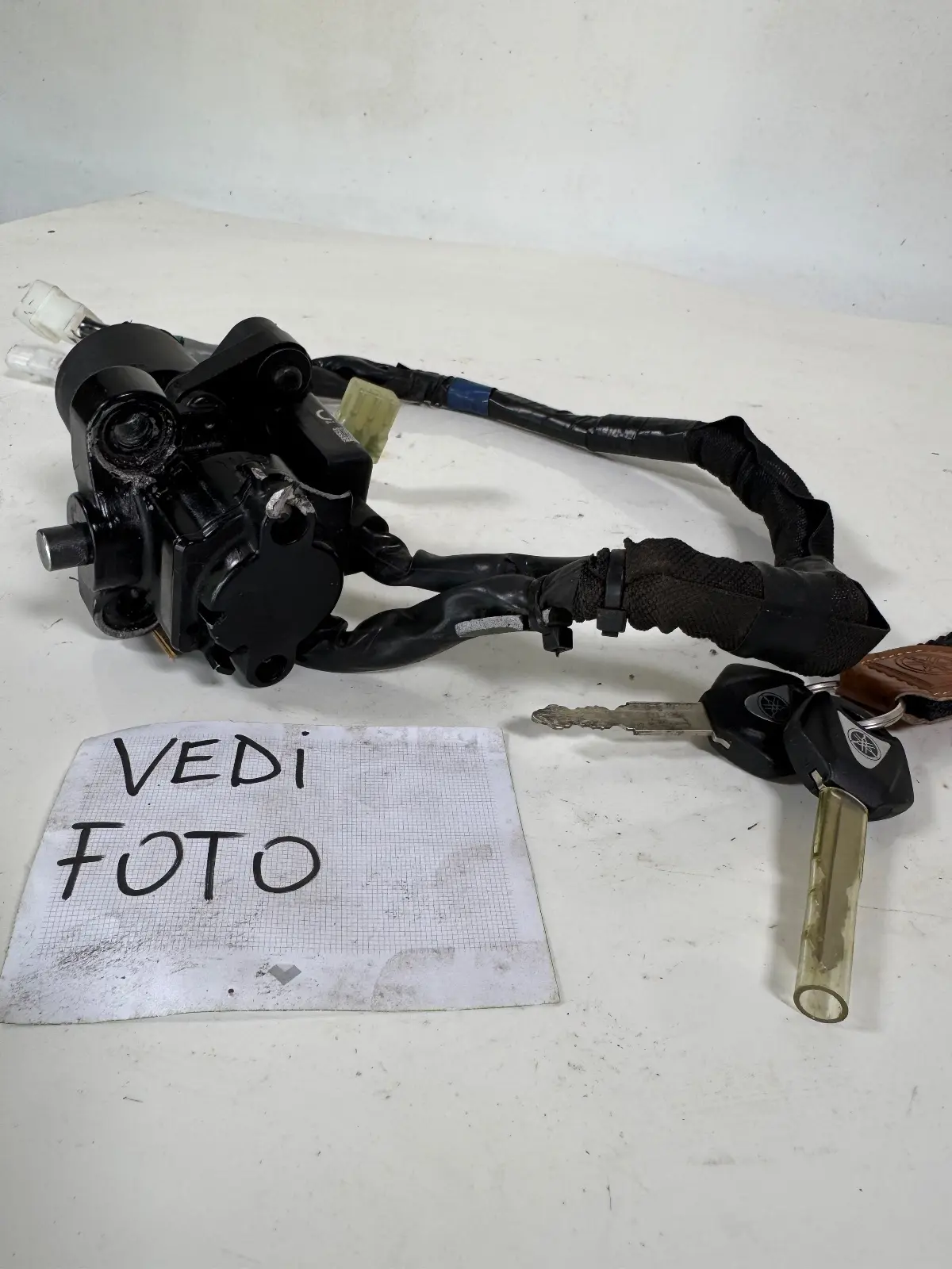Kit chiavi completo / centralina ECU blocchetto + chiavi Yamaha Tracer 900cc 2019 Nero usato — foto reale 4