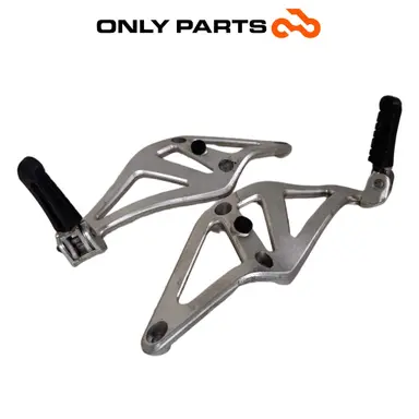 Coppia pedane passeggero KTM Super Duke 990cc 2006 Nero/Arancione usato — foto reale 5