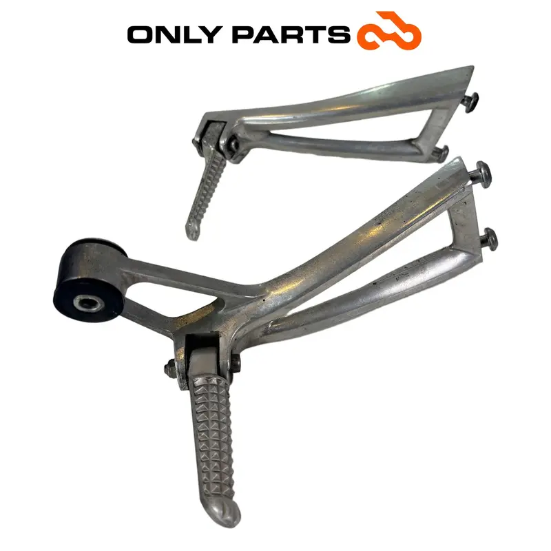 COPPIA PEDANE POGGIAPIEDI PASSEGGERO COMPLETE YAMAHA YZF-R6 2005 / REAR PEGS SET — 5
