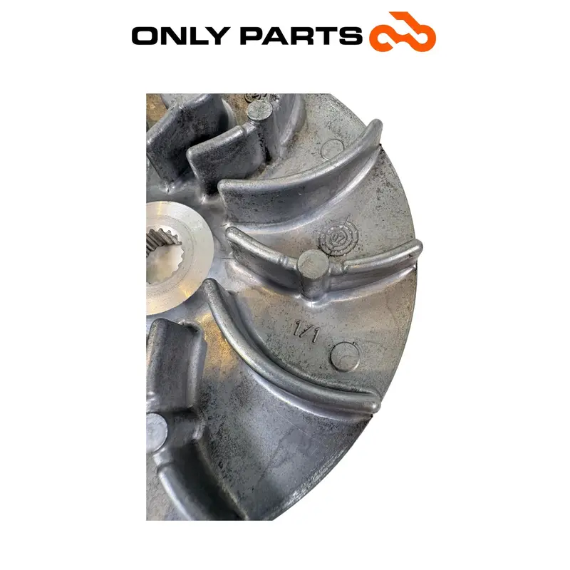 VENTOLA VARIATORE / SEMIPULEGGIA FISSA HONDA SH 125 2004 / DRIVE PULLEY FAN OEM — 5