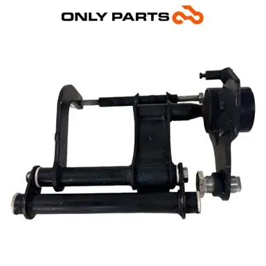 Staffa supporto motore Piaggio Mp3 Yourban 300cc 2013 Bianco usato — foto reale 6