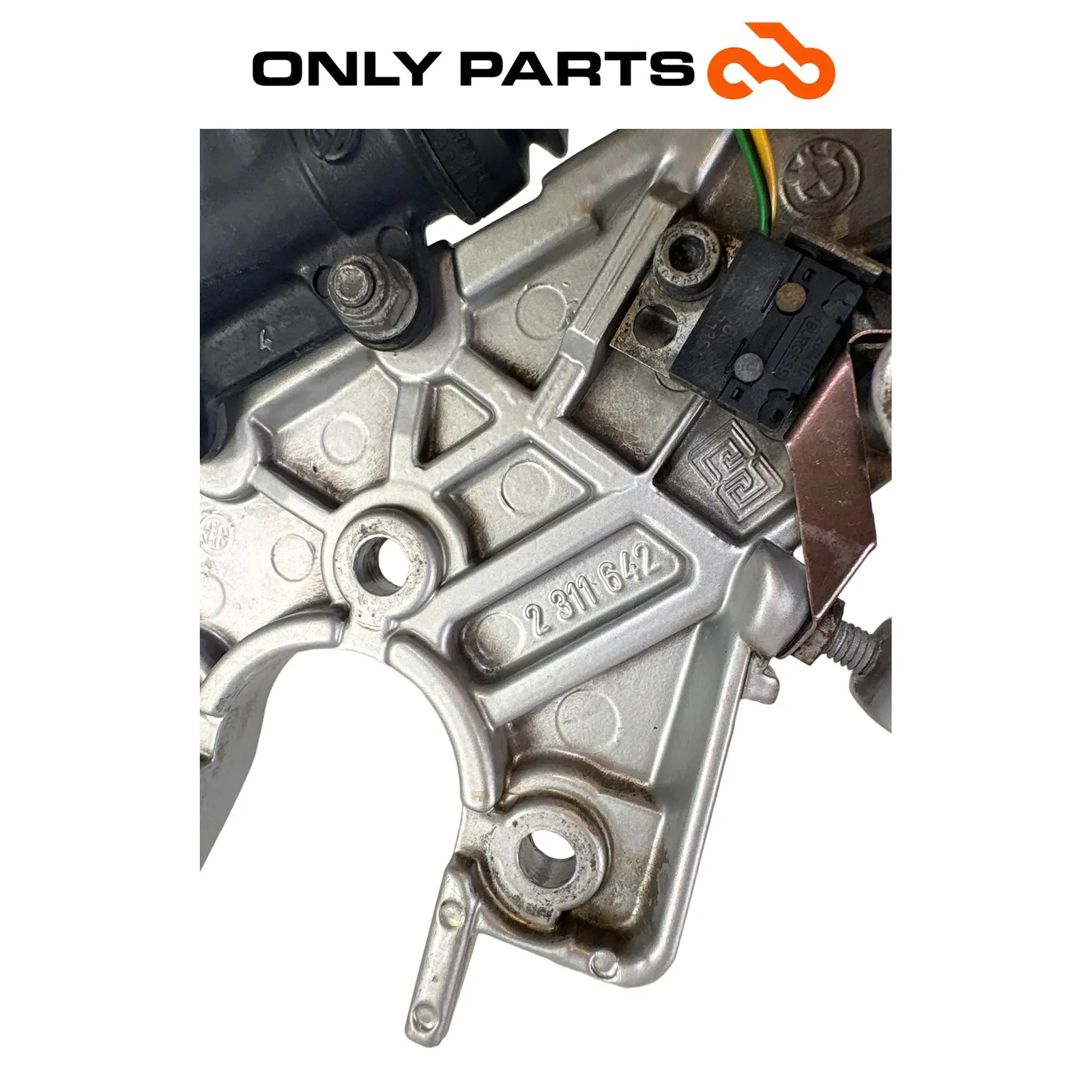 Pedana destra con pompa freno posteriore e pedale (rear master cylinder) BMW R 850 R 1997 BMW R 850 R usato — foto reale 10