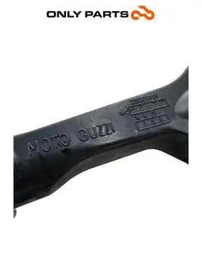 Forcellone posteriore (swingarm) 2B001959 con scatola trasmissione finale Moto Guzzi V7 III Special 750 2019 Moto Guzzi V7 III Special 750cc 2019 Azzurro usato — foto reale 9