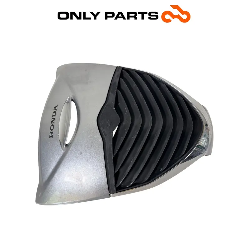 CARENA SCUDO ANTERIORE SUPERIORE GRIGIO HONDA SH 150 2008 / VEDI DIFETTO IN FOTO — 3