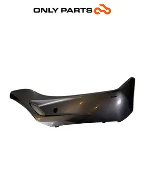 Gebrauchte SEITENVERKLEIDUNG UNTEN RECHTS HONDA PCX 125 2011 64431-KWN-9000 Honda PCX 125cc 2011 Grigio — echtes Foto 3