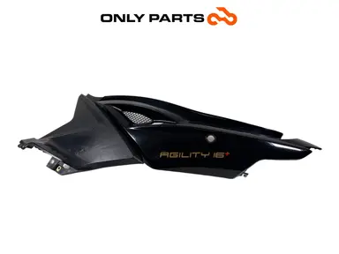 Carena Posteriore SX Fianco Kymco Agility R16+ 125 2015 83600-ALJ8-E000 Body Kymco Agility R16+ 125cc 2015 Nero usato — foto reale 1