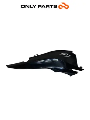 TAPA LATERAL TRASERA DERECHA HONDA SH 150 2017 83500-K77-V00 Honda SH 150cc 2017 Nero de segunda mano — foto real 1