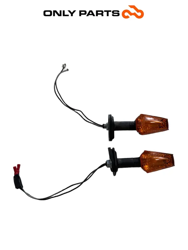 COPPIA FRECCE ANTERIORI INDICATORI DIREZIONE MOTO KAWASAKI ER-5 500 UNIVERSALI