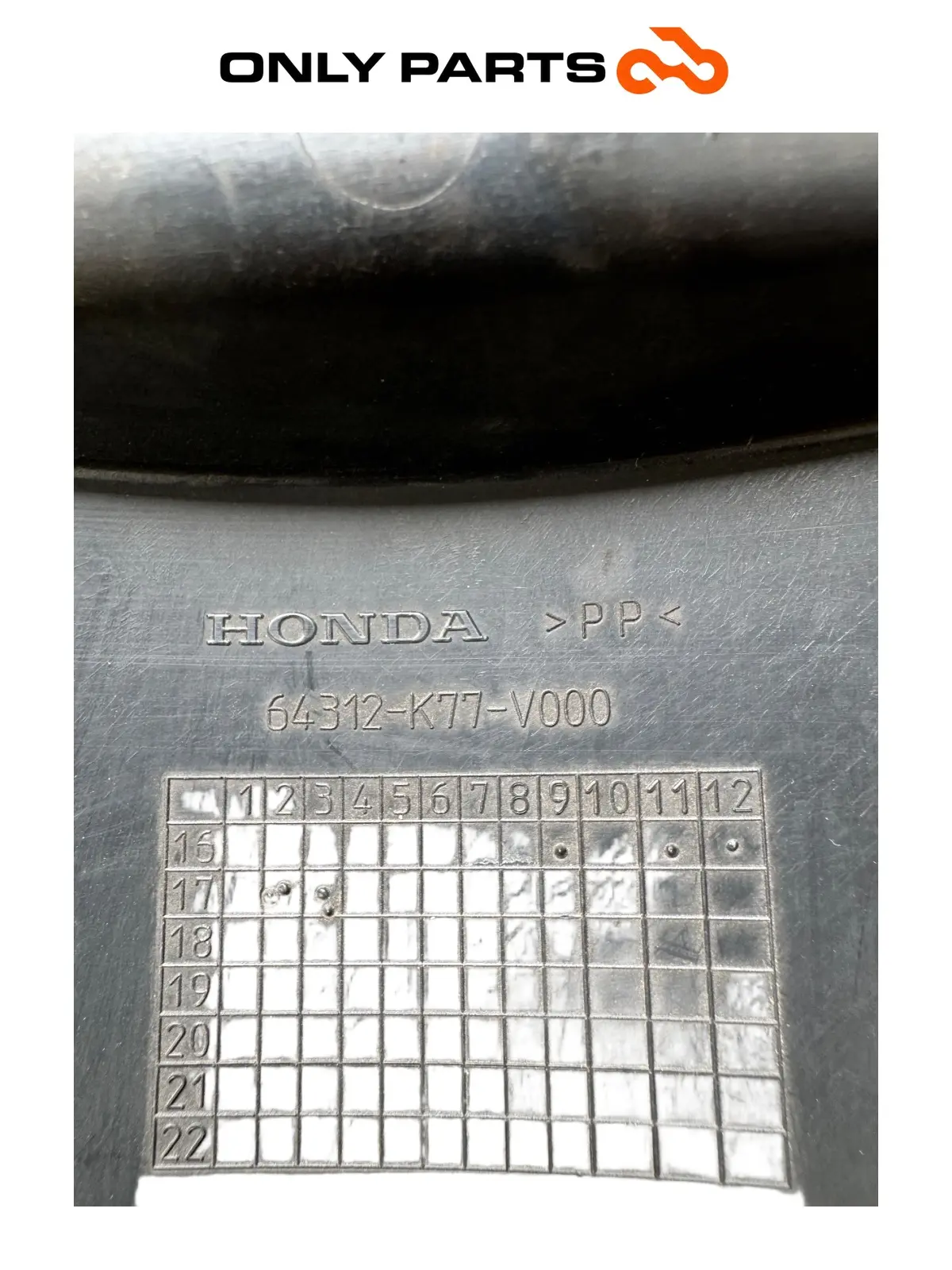 Gebrauchte MITTELVERKLEIDUNG UNTER SITZBANK HONDA SH 150 2017 64312-K77-V000 Honda SH 150cc 2017 Nero — echtes Foto 11