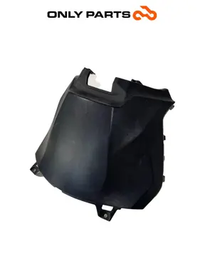 FRANJA CENTRAL BAJO ASIENTO HONDA SH 150 2017 64312-K77-V000 Honda SH 150cc 2017 Nero de segunda mano — foto real 1