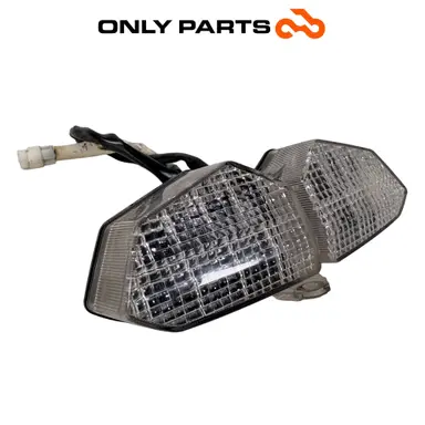 Faro posteriore Yamaha YZF-R6 600cc 2005 nero usato — foto reale 2