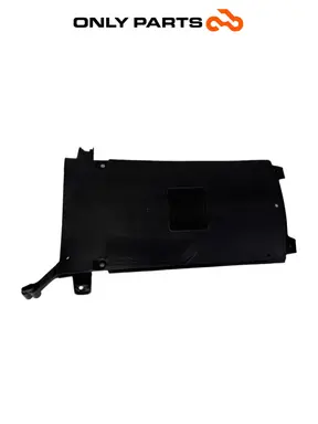 Used UNDER FLOOR COVER PANEL HONDA SH 150 2017 OEM 64331-K77-D000 Honda SH 150cc 2017 Nero — real photo 3