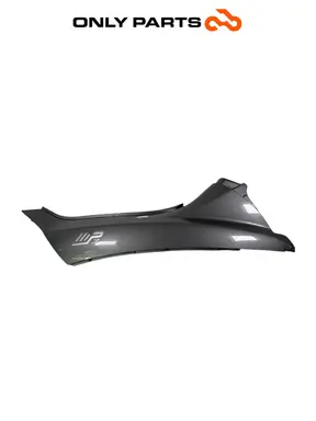 Carena posteriore DX Piaggio MP3 250cc 2009 Grigio usato — foto reale 4