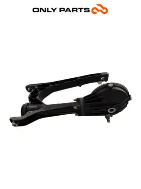 Forcellone posteriore (swingarm) 2B001959 con scatola trasmissione finale Moto Guzzi V7 III Special 750 2019 Moto Guzzi V7 III Special 750cc 2019 Azzurro usato — foto reale 3
