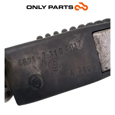 Pedana destra con pompa freno posteriore e pedale (rear master cylinder) BMW R 850 R 1997 BMW R 850 R usato — foto reale 9