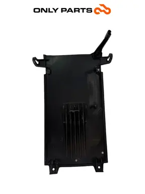 Used UNDER FLOOR COVER PANEL HONDA SH 150 2017 OEM 64331-K77-D000 Honda SH 150cc 2017 Nero — real photo 8