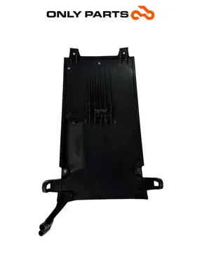 Used UNDER FLOOR COVER PANEL HONDA SH 150 2017 OEM 64331-K77-D000 Honda SH 150cc 2017 Nero — real photo 6