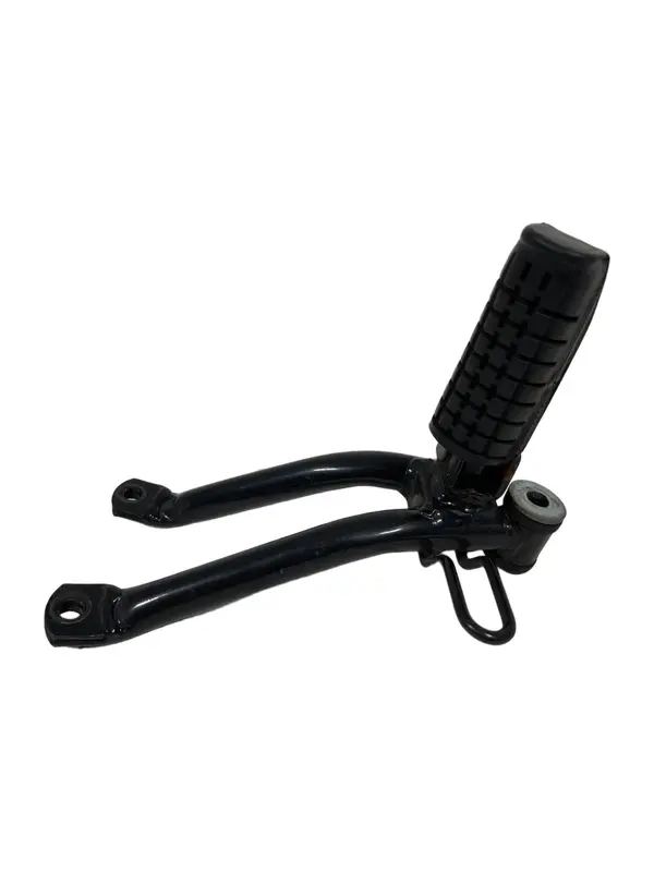 PEDANA POGGIAPIEDI POSTERIORE PASSEGGERO DESTRA DX HONDA CBF 125 2009 / FOOTREST — 2
